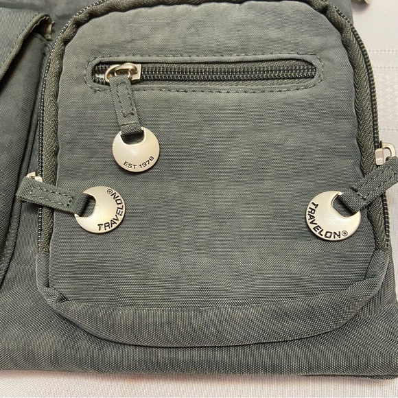 Travelon Grey Water Resistant Womens Crossbody Bag with Adjustable Strap EUC - Picture 2 of 13